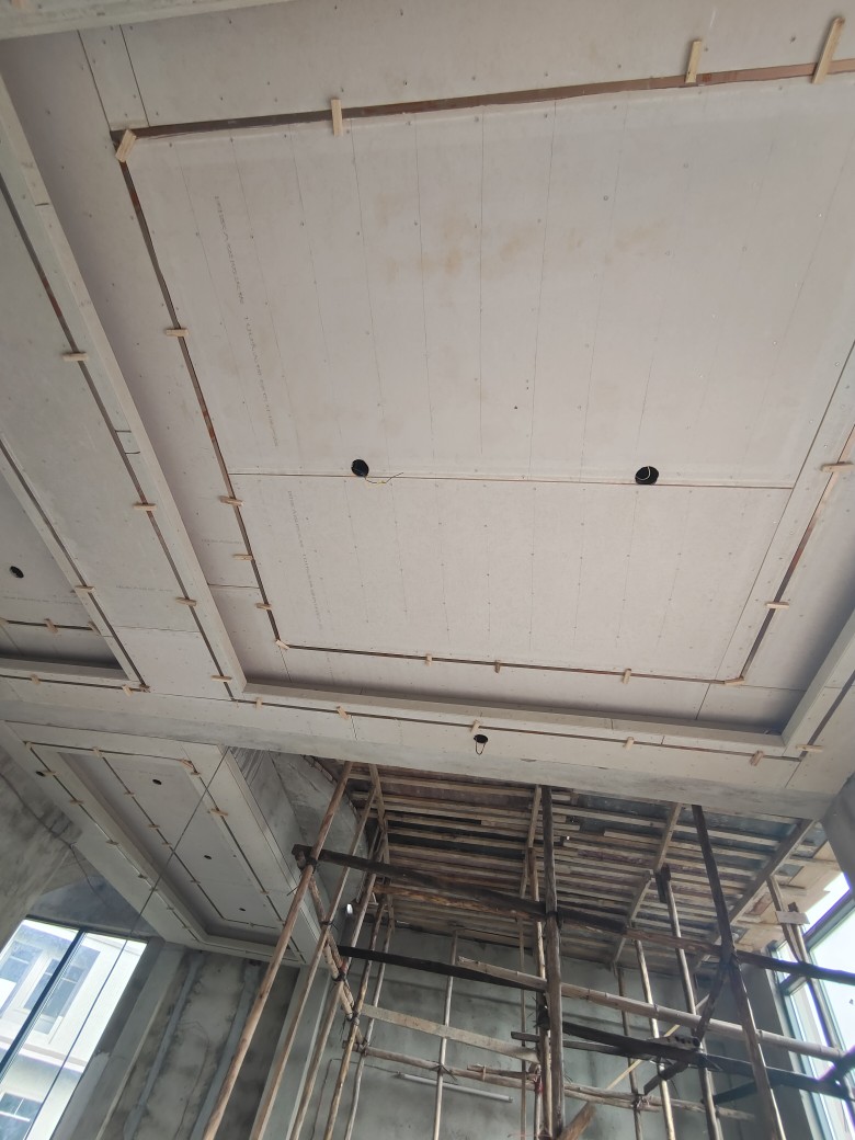 ?？诩已b木工吊頂 從集成吊頂?shù)皆煨偷蹴數(shù)难b修指南